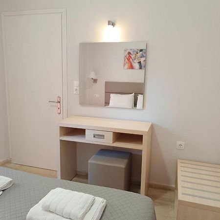 Dora'S Apartments กาวอส ภายนอก รูปภาพ