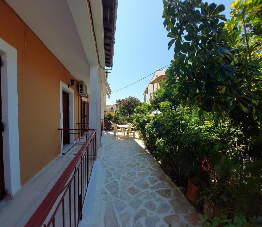 Dora'S Apartments กาวอส ภายนอก รูปภาพ