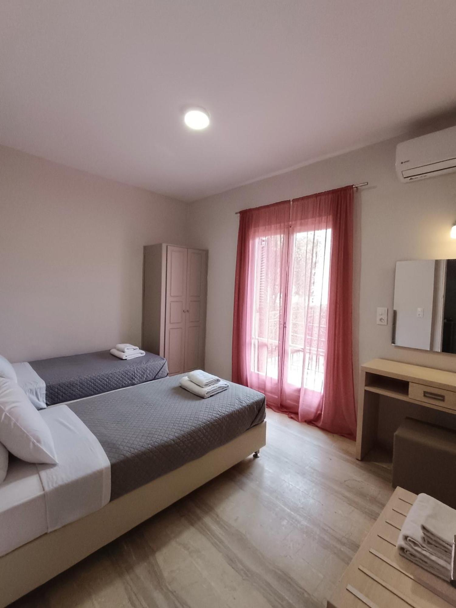 Dora'S Apartments กาวอส ภายนอก รูปภาพ