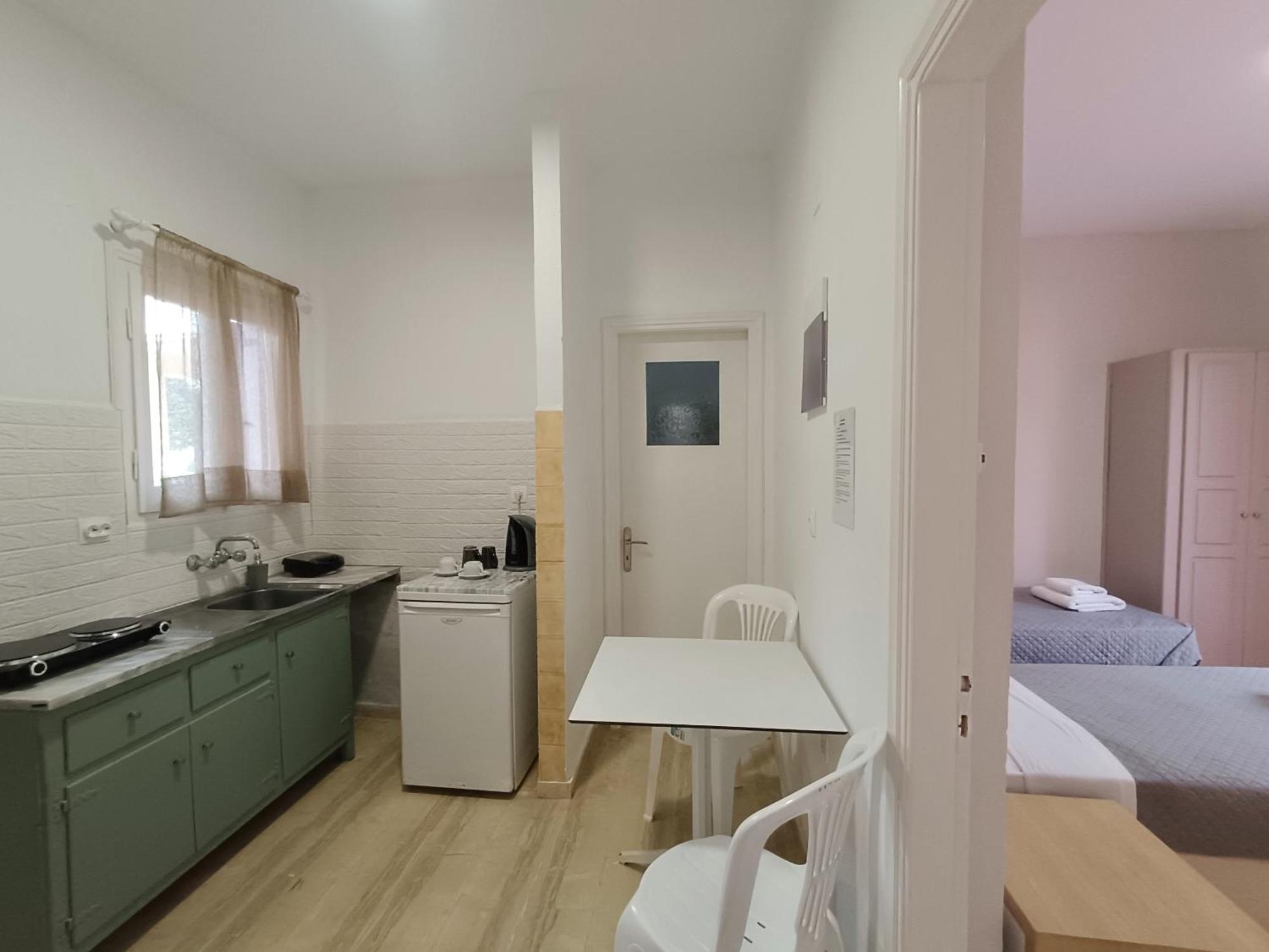 Dora'S Apartments กาวอส ภายนอก รูปภาพ