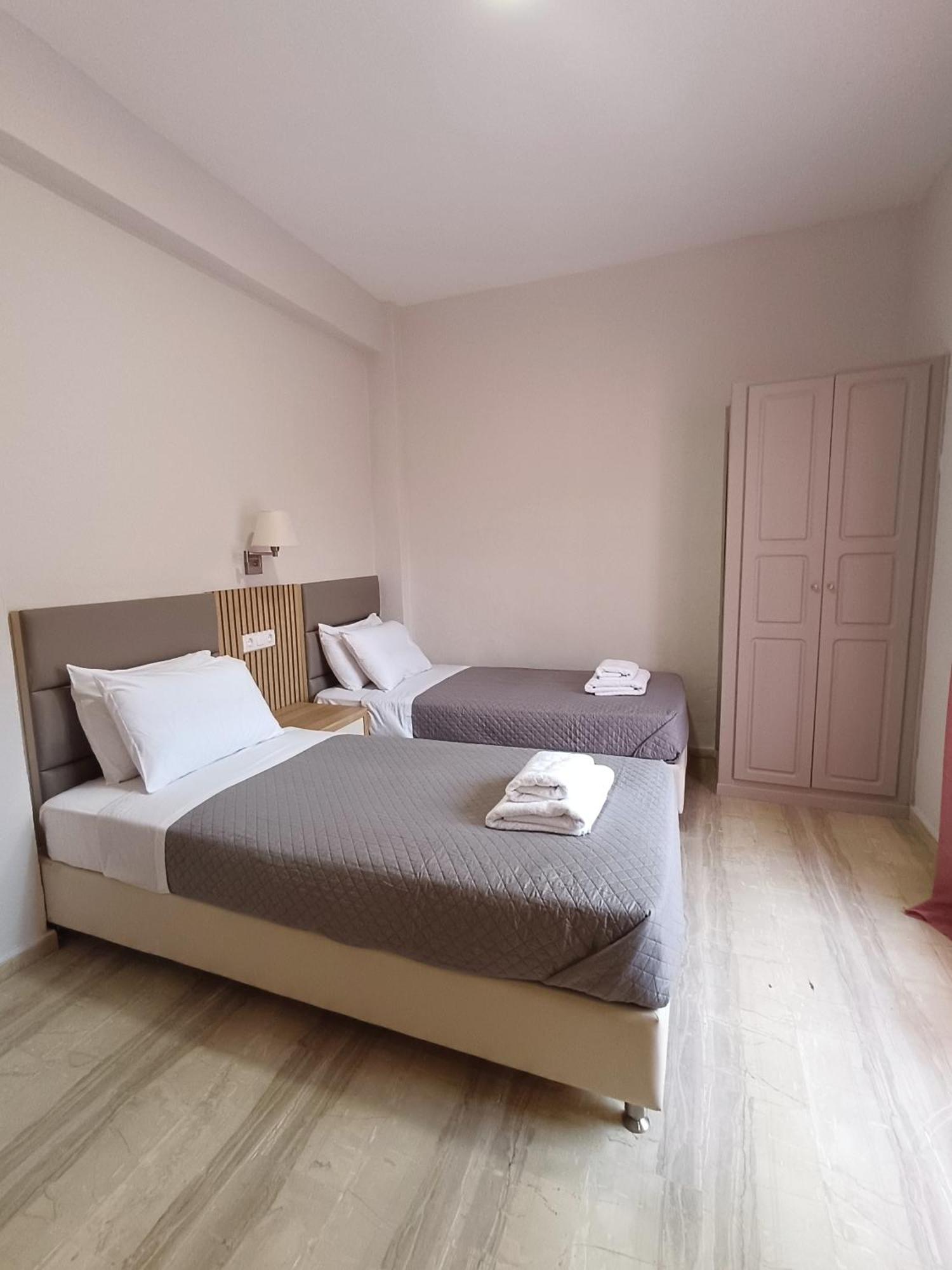 Dora'S Apartments กาวอส ภายนอก รูปภาพ